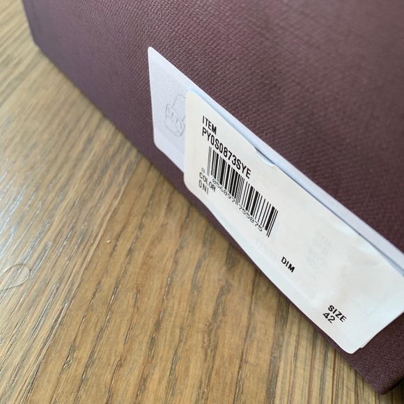 VALENTINO GARAVANI VLTN Logo-Embossed Slide UNISEX - Picture 10 of 15